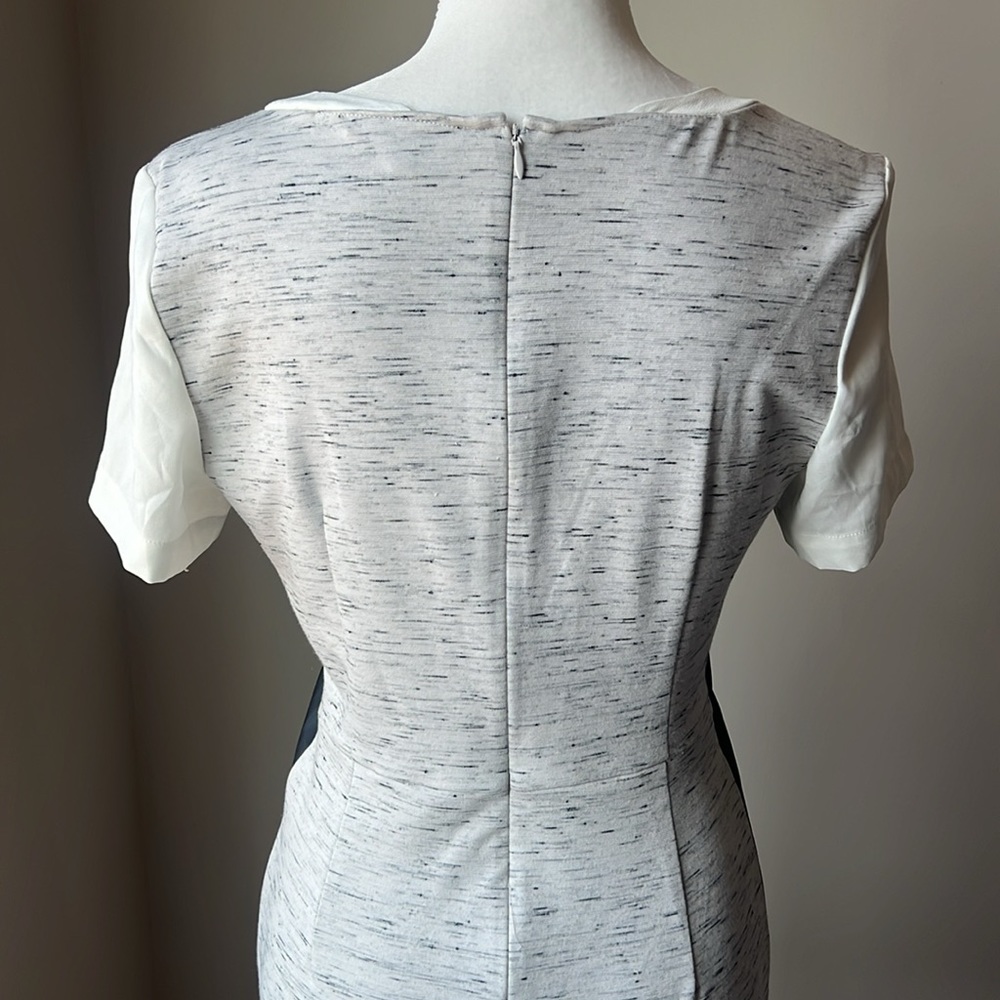 Dynamite V-Neck Dress - Picture 8 of 12
